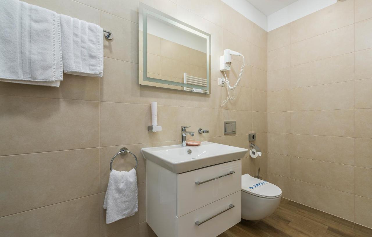 Boutique Hotel Melissa Пореч Экстерьер фото